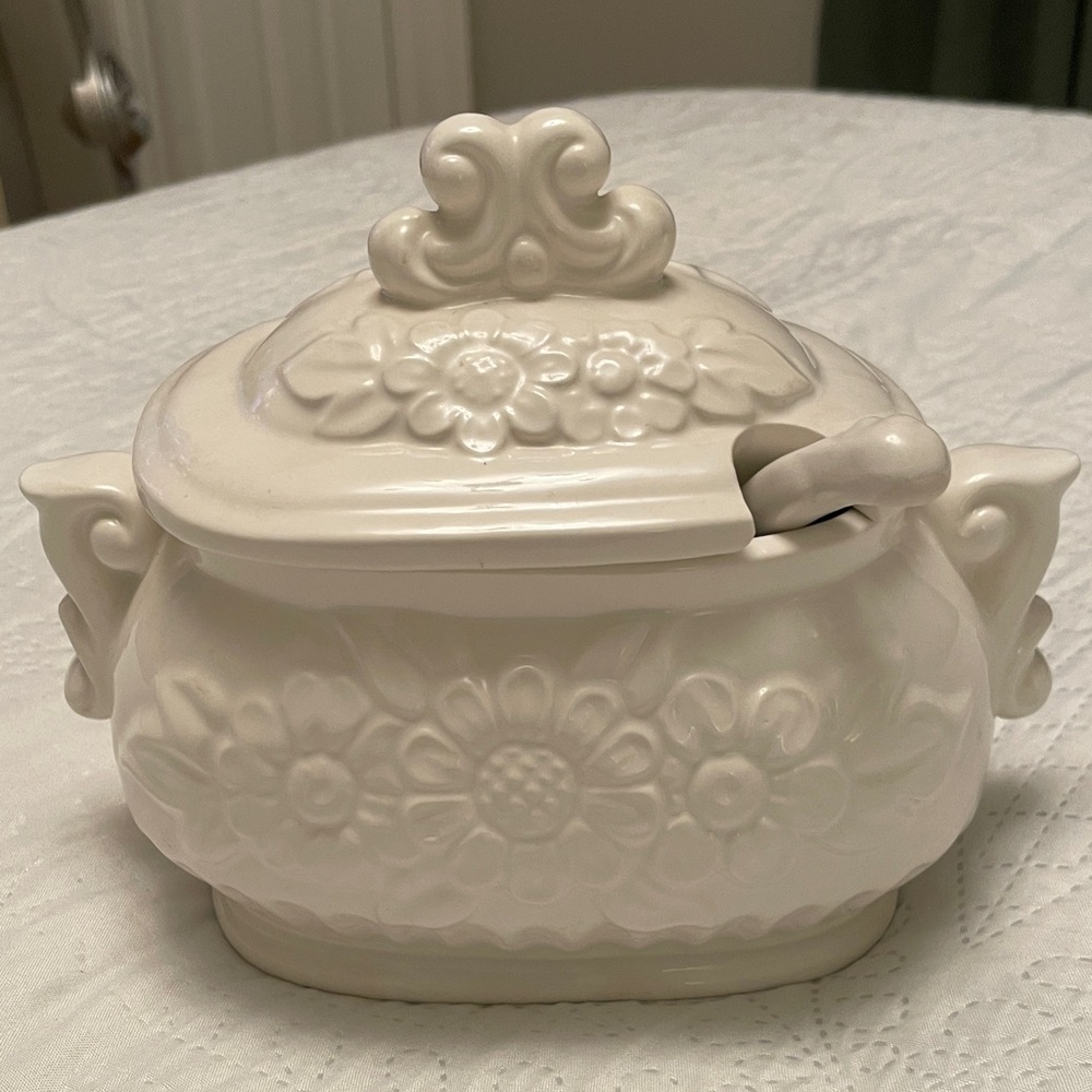 Vintage White Ceramic Three Piece Covered Serving Dish or Gravy Sauce Soup Boat